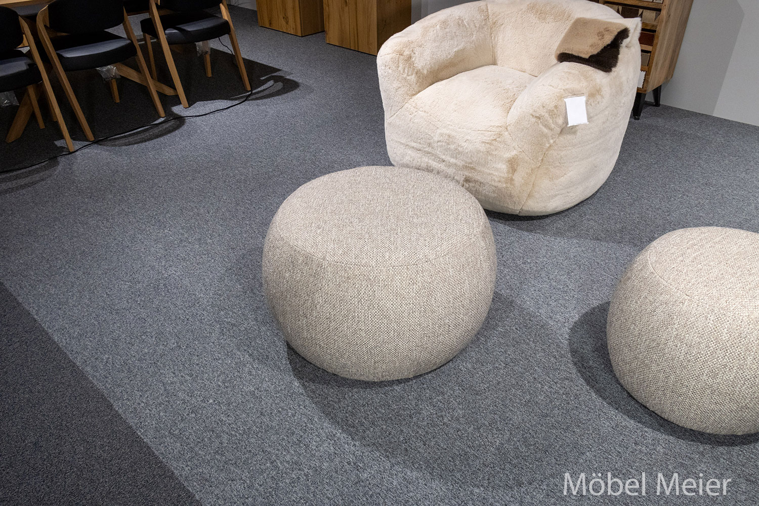 Hocker Moon Stool